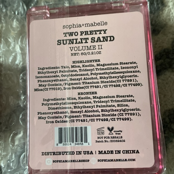 Colorful Makeup and Accessory Set - Picture 4 of 9